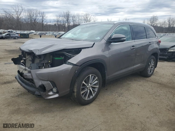 2019 Toyota Highlander SE with VIN 5TDJZRFH8KS598432, listed as a Copart auction lot 48376755 with 87,674 mi miles and Salvage Title. Bid and sale history available at carsss.com. Image 1.