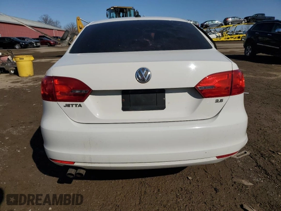 2011 Volkswagen Jetta SE with VIN 3VWDX7AJ7BM371585, listed as a Copart auction lot 48495275 with 198,268 mi miles and Clean title. Bid and sale history available at DreamBid. Image 6.