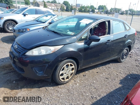 2013 Ford Fiesta S z VIN 3FADP4AJ5DM143885, wystawiony jako IAAI lot #42743132 z przebiegiem Nie podano mil oraz . Historia ofert i sprzedaży dostępna na DreamBid. Obrazek 2.