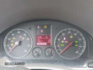 2006 Volkswagen Jetta 2.5L z VIN 3VWSF71KX6M681223, wystawiony jako IAAI lot #41645643 z przebiegiem 72 631 mil mil oraz . Historia ofert i sprzedaży dostępna na DreamBid. Obrazek 7.