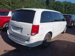 2017 Dodge Grand Caravan SE z VIN 2C4RDGBG0HR624803, wystawiony jako IAAI lot #42323391 z przebiegiem 291 747 mil mil oraz . Historia ofert i sprzedaży dostępna na DreamBid. Obrazek 6.