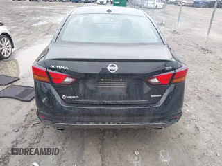 2022 Nissan Altima 2.0 SR with VIN 1N4AL4CV4NN330346, listed as a IAAI auction lot 41310227 with 33,633 mi miles. Bid and sale history available at carsss.com. Image 15.
