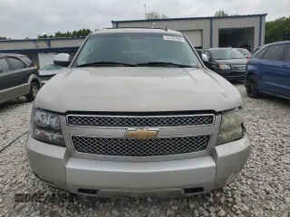 2008 Chevrolet Suburban LTZ with VIN 3GNFK16308G157294, listed as a Copart auction lot 57337905 with 312,276 mi miles and Clean title. Bid and sale history available at DreamBid. Image 5.