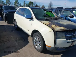 2008 Lincoln MKX with VIN 2LMDU68C28BJ05981, listed as a IAAI auction lot 41571590 with 1 mi miles. Bid and sale history available at carsss.com. Image 1.