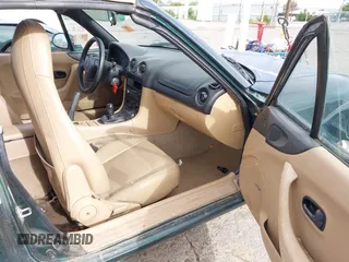 1999 Mazda MX-5 Miata z VIN JM1NB3531X0102955, wystawiony jako IAAI lot #42223214 z przebiegiem Nie podano mil oraz . Historia ofert i sprzedaży dostępna na DreamBid. Obrazek 5.