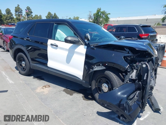 2020 Ford Police Interceptor Utility z VIN 1FM5K8AB6LGA19058, wystawiony jako IAAI lot #42223865 z przebiegiem 67 047 mil mil oraz . Historia ofert i sprzedaży dostępna na DreamBid. Obrazek 1.