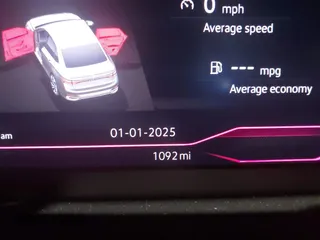 2025 Volkswagen Jetta GLI Autobahn z VIN 3VW2T7BU5SM021237, wystawiony jako IAAI lot #41271660 z przebiegiem 1092 mil mil oraz . Historia ofert i sprzedaży dostępna na DreamBid. Obrazek 7.