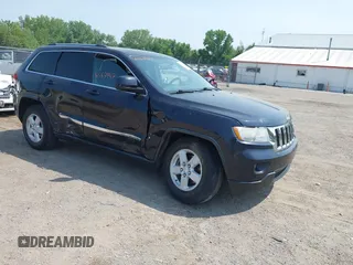 2011 Jeep Grand Cherokee Laredo z VIN 1J4RR4GG2BC550934, wystawiony jako IAAI lot #42467947 z przebiegiem 198 904 mil mil oraz . Historia ofert i sprzedaży dostępna na DreamBid. Obrazek 1.