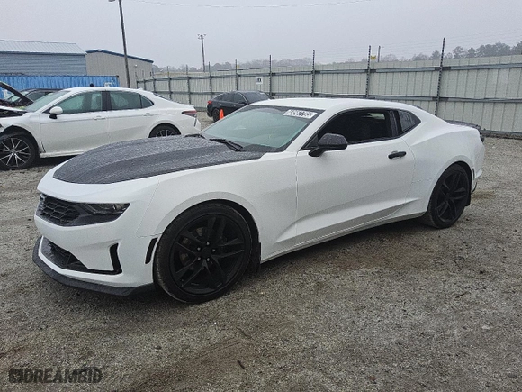 2021 Chevrolet Camaro 1LT with VIN 1G1FA1RS5M0140464, listed as a Copart auction lot 43567795 with 80,500 mi miles and Clean Title. Bid and sale history available at carsss.com. Image 1.
