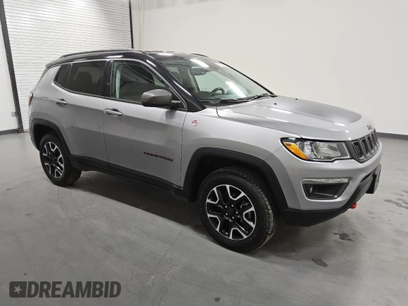 2020 Jeep Compass Trailhawk with VIN 3C4NJDDB7LT163533, listed as a Copart auction lot 55056085 with 9,815 mi miles and Clean Title. Bid and sale history available at carsss.com. Image 4.