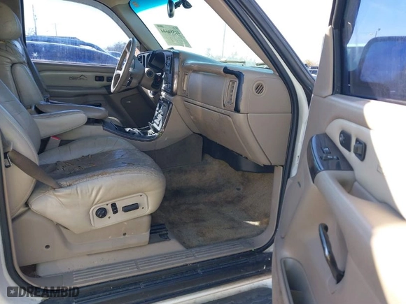 2002 GMC Yukon XL Denali with VIN 1GKFK66U32J316396, listed as a IAAI auction lot 41584644 with 1 mi miles. Bid and sale history available at carsss.com. Image 5.