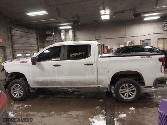 2019 Chevrolet Silverado 1500 Custom Trail Boss with VIN 3GCPYCEF6KG250539, listed as a IAAI auction lot 41592352 with 135,612 mi miles. Bid and sale history available at carsss.com. Image 14.