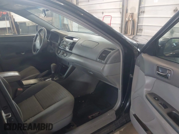 2006 Toyota Camry STD with VIN 4T1BE32K26U654893, listed as a IAAI auction lot 42068340 with 1 mi miles. Bid and sale history available at carsss.com. Image 5.