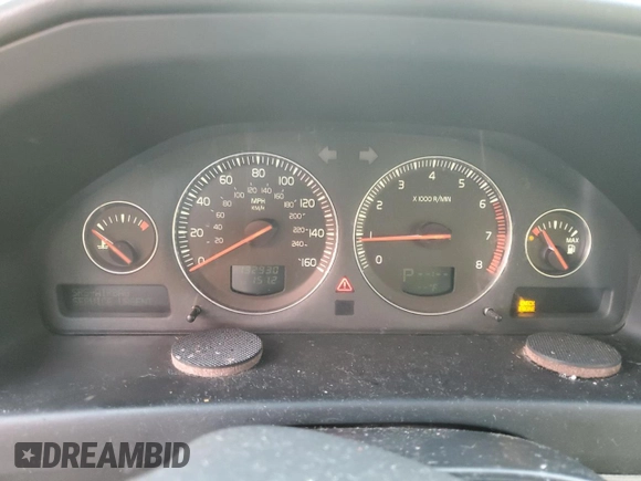 2004 Volvo S60 with VIN YV1RS61T942376164, listed as a Copart auction lot 88518215 with 132,930 mi miles and Salvage Title. Bid and sale history available at carsss.com. Image 9.