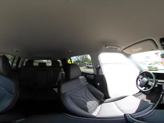 2025 Hyundai Santa Fe SEL z VIN 5NMP24GL6SH108447, wystawiony jako IAAI lot #42170601 z przebiegiem 610 mil mil oraz . Historia ofert i sprzedaży dostępna na DreamBid. Obrazek 19.