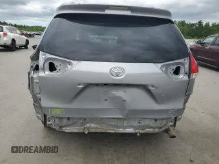 2011 Toyota Sienna XLE z VIN 5TDDK3DC1BS018203, wystawiony jako Copart lot #58807795 z przebiegiem 103 177 mil mil oraz Szkoda całkowita • Salvage title. Historia ofert i sprzedaży dostępna na DreamBid. Obrazek 6.