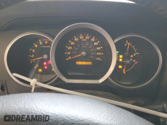 2006 Toyota 4Runner SR5 z VIN JTEBU14R560090066, wystawiony jako Copart lot #56000845 z przebiegiem 219 564 mil mil oraz Szkoda całkowita • Salvage title. Historia ofert i sprzedaży dostępna na DreamBid. Obrazek 9.