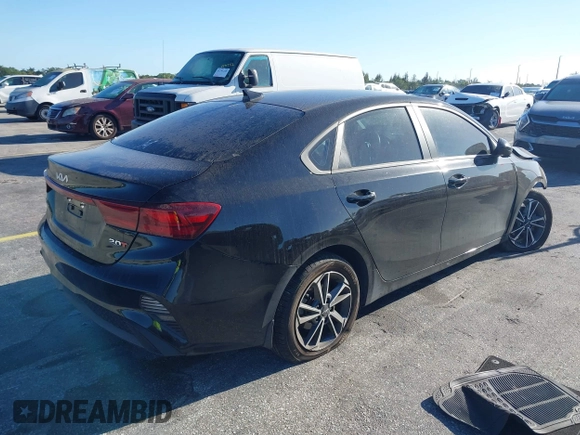 2022 Kia Forte LXS z VIN 3KPF24AD2NE439180, wystawiony jako IAAI lot #41830086 z przebiegiem 39 128 mil mil oraz . Historia ofert i sprzedaży dostępna na DreamBid. Obrazek 4.