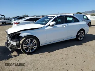 2020 Mercedes-Benz C 300 z VIN WDDWF8DB9LR561239, wystawiony jako Copart lot #56596295 z przebiegiem Nie podano mil oraz Szkoda całkowita • Salvage title. Historia ofert i sprzedaży dostępna na DreamBid. Obrazek 1.