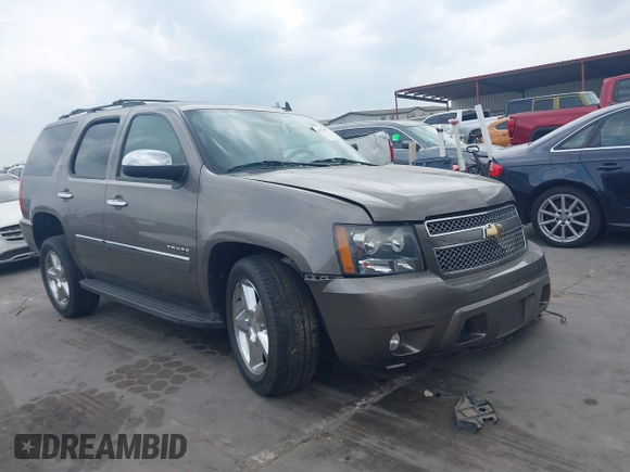 2011 Chevrolet Tahoe LTZ z VIN 1GNSCCE08BR394055, wystawiony jako IAAI lot #42171847 z przebiegiem 112 163 mil mil oraz . Historia ofert i sprzedaży dostępna na DreamBid. Obrazek 1.