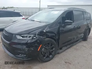 2024 Chrysler Pacifica Limited with VIN 2C4RC3GG1RR134781, listed as a IAAI auction lot 42070717 with 60,533 mi miles and . Bid and sale history available at DreamBid. Image 16.