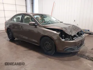2014 Volkswagen Jetta TDI w/Premium с VIN 3VWLL7AJ1EM358214, выставлен на аукционе IAAI как лот 42148435 с пробегом 174 923 миль миль и . История ставок и продаж доступна на DreamBid. Изображение 1.