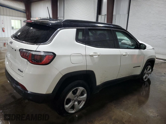 2019 Jeep Compass Altitude z VIN 3C4NJDBBXKT656785, wystawiony jako Copart lot #59485815 z przebiegiem 85 940 mil mil oraz Szkoda całkowita • Salvage title. Historia ofert i sprzedaży dostępna na DreamBid. Obrazek 3.