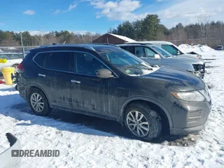 2017 Nissan Rogue SV z VIN KNMAT2MV0HP608665, wystawiony jako IAAI lot #41527630 z przebiegiem 91 335 mil mil oraz . Historia ofert i sprzedaży dostępna na DreamBid. Obrazek 12.