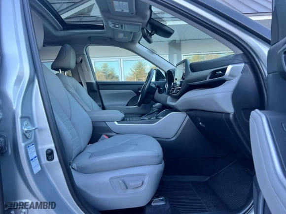 2021 Toyota Highlander XLE with VIN 5TDHZRBH9MS532902, listed as a Copart auction lot 49148795 with 159,694 mi miles and Clean Title. Bid and sale history available at carsss.com. Image 5.