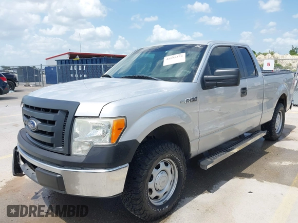 2010 Ford F-150 XL z VIN 1FTFX1CV2AFA15133, wystawiony jako IAAI lot #42555374 z przebiegiem 217 748 mil mil oraz . Historia ofert i sprzedaży dostępna na DreamBid. Obrazek 17.