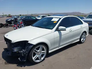 2011 Mercedes-Benz C 300 Sport z VIN WDDGF5EB3BR168224, wystawiony jako IAAI lot #42629358 z przebiegiem 134 692 mil mil oraz . Historia ofert i sprzedaży dostępna na DreamBid. Obrazek 18.