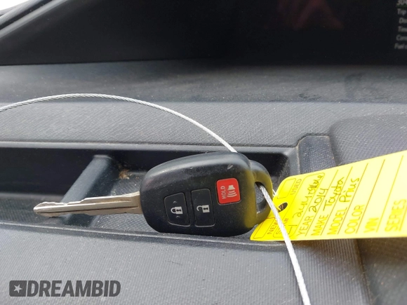 2014 Toyota Prius One z VIN JTDKDTB33E1084788, wystawiony jako IAAI lot #42440966 z przebiegiem 304 181 mil mil oraz . Historia ofert i sprzedaży dostępna na DreamBid. Obrazek 11.