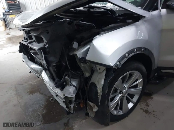 2019 Ford Explorer Limited with VIN 1FM5K8F88KGA73988, listed as a IAAI auction lot 41073759 with 35,292 mi miles. Bid and sale history available at carsss.com. Image 20.