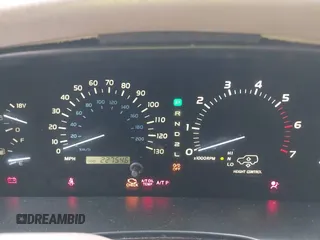 1998 Lexus LX 470 z VIN JT6HT00W9W0007768, wystawiony jako IAAI lot #42322883 z przebiegiem 227 546 mil mil oraz . Historia ofert i sprzedaży dostępna na DreamBid. Obrazek 7.