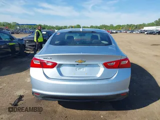 2018 Chevrolet Malibu LT z VIN 1G1ZD5ST4JF225982, wystawiony jako IAAI lot #42290615 z przebiegiem 122 483 mil mil oraz . Historia ofert i sprzedaży dostępna na DreamBid. Obrazek 16.