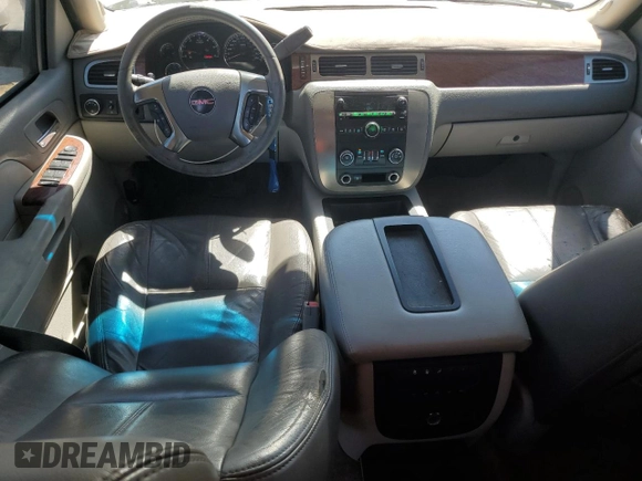 2007 GMC Yukon XL SLT with VIN 1GKFC16J47J244377, listed as a Copart auction lot 71274824 with 156,806 mi miles and Salvage Title. Bid and sale history available at carsss.com. Image 8.