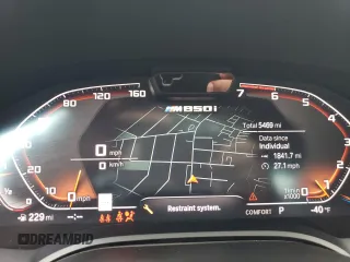 2024 BMW 8 Series M850i xDrive z VIN WBABC4C01RCR33725, wystawiony jako Copart lot #78457344 z przebiegiem 5 469 mil mil oraz Szkoda całkowita • Salvage title. Historia ofert i sprzedaży dostępna na DreamBid. Obrazek 9.