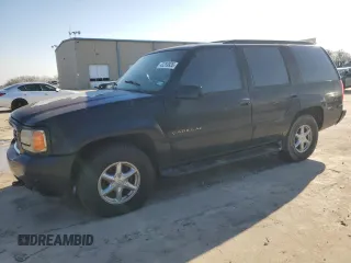 1999 Cadillac Escalade z VIN 1GYEK13R7XR402243, wystawiony jako Copart lot #43269935 z przebiegiem 231 465 mil mil oraz Czysty tytuł • Clean title. Historia ofert i sprzedaży dostępna na DreamBid. Obrazek 1.