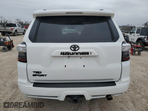 2022 Toyota 4Runner TRD Sport with VIN JTEAU5JR8N5275849, listed as a Copart auction lot 44890675 with 32,585 mi miles and Clean title. Bid and sale history available at DreamBid. Image 6.