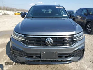 2022 Volkswagen Tiguan SE R-Line Black with VIN 3VV8B7AX8NM026420, listed as a Copart auction lot 48568125 with 21,678 mi miles and Salvage Title. Bid and sale history available at DreamBid. Image 5.