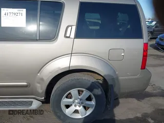 2008 Nissan Pathfinder S z VIN 5N1AR18B38C663168, wystawiony jako IAAI lot #41779271 z przebiegiem 137 464 mil mil oraz . Historia ofert i sprzedaży dostępna na DreamBid. Obrazek 6.