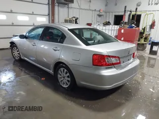 2011 Mitsubishi Galant FE z VIN 4A32B2FF6BE024171, wystawiony jako IAAI lot #41514790 z przebiegiem 118 221 mil mil oraz . Historia ofert i sprzedaży dostępna na DreamBid. Obrazek 3.