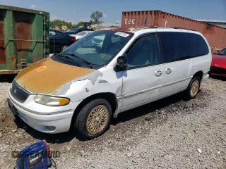 1996 Chrysler Town & Country LXi with VIN 1C4GP64L1TB455059, listed as a Copart auction lot 62001184 with Not Provided miles and Salvage Title. Bid and sale history available at carsss.com. Image 1.