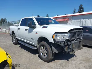 2024 Ram 2500 Lone Star with VIN 3C6UR5DL9RG303433, listed as a IAAI auction lot 42046073 with 32,264 mi miles. Bid and sale history available at carsss.com. Image 1.