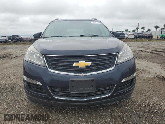 2015 Chevrolet Traverse LS z VIN 1GNKRFED6FJ113457, wystawiony jako Copart lot #74671954 z przebiegiem Nie podano mil oraz Szkoda całkowita • Salvage title. Historia ofert i sprzedaży dostępna na DreamBid. Obrazek 5.