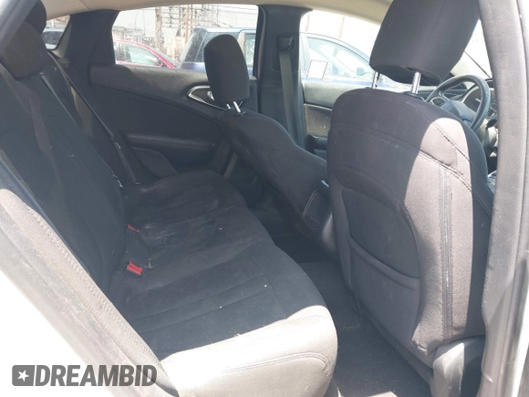 2015 Chrysler 200 Limited с VIN 1C3CCCAB6FN604514, выставлен на аукционе IAAI как лот 42387358 с пробегом 136 400 миль миль и . История ставок и продаж доступна на DreamBid. Изображение 8.