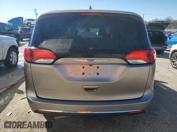 2018 Chrysler Pacifica Touring L Plus z VIN 2C4RC1EG7JR261627, wystawiony jako Copart lot #46944335 z przebiegiem 97 491 mil mil oraz Szkody całkowita. Historia ofert i sprzedaży dostępna na DreamBid. Obrazek 6.