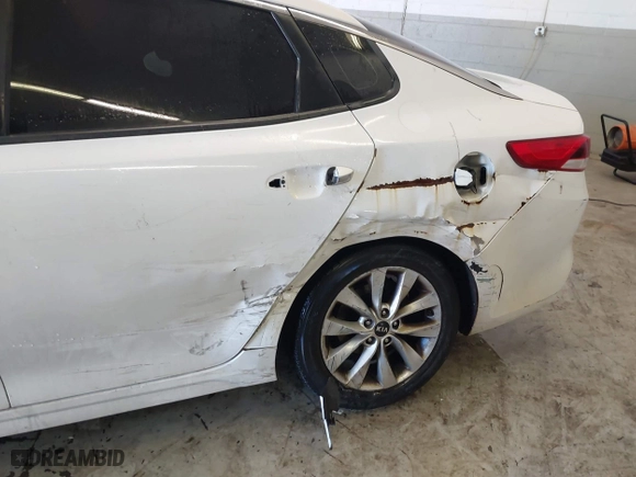2017 Kia Optima LX with VIN 5XXGT4L30HG170906, listed as a IAAI auction lot 41549334 with 222,478 mi miles. Bid and sale history available at carsss.com. Image 6.