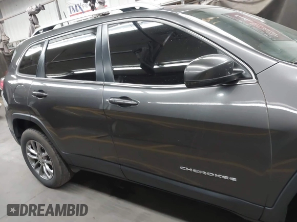2019 Jeep Cherokee Latitude Plus с VIN 1C4PJMLXXKD315119, выставлен на аукционе IAAI как лот 42111411 с пробегом 92 787 миль миль и . История ставок и продаж доступна на DreamBid. Изображение 13.