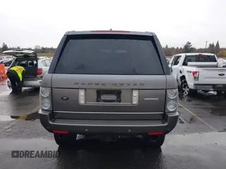 2007 Land Rover Range Rover SC z VIN SALMF13427A261552, wystawiony jako IAAI lot #40930292 z przebiegiem 143 865 mil mil oraz . Historia ofert i sprzedaży dostępna na DreamBid. Obrazek 16.